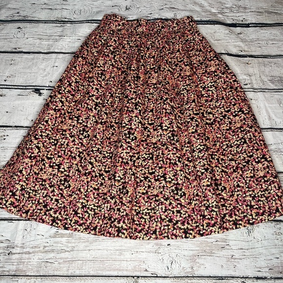 H&M Dresses & Skirts - H&M Floral Print Midi Skirt Size 8